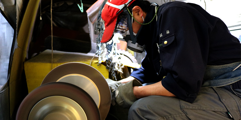 表面の汚れ、錆、落とします